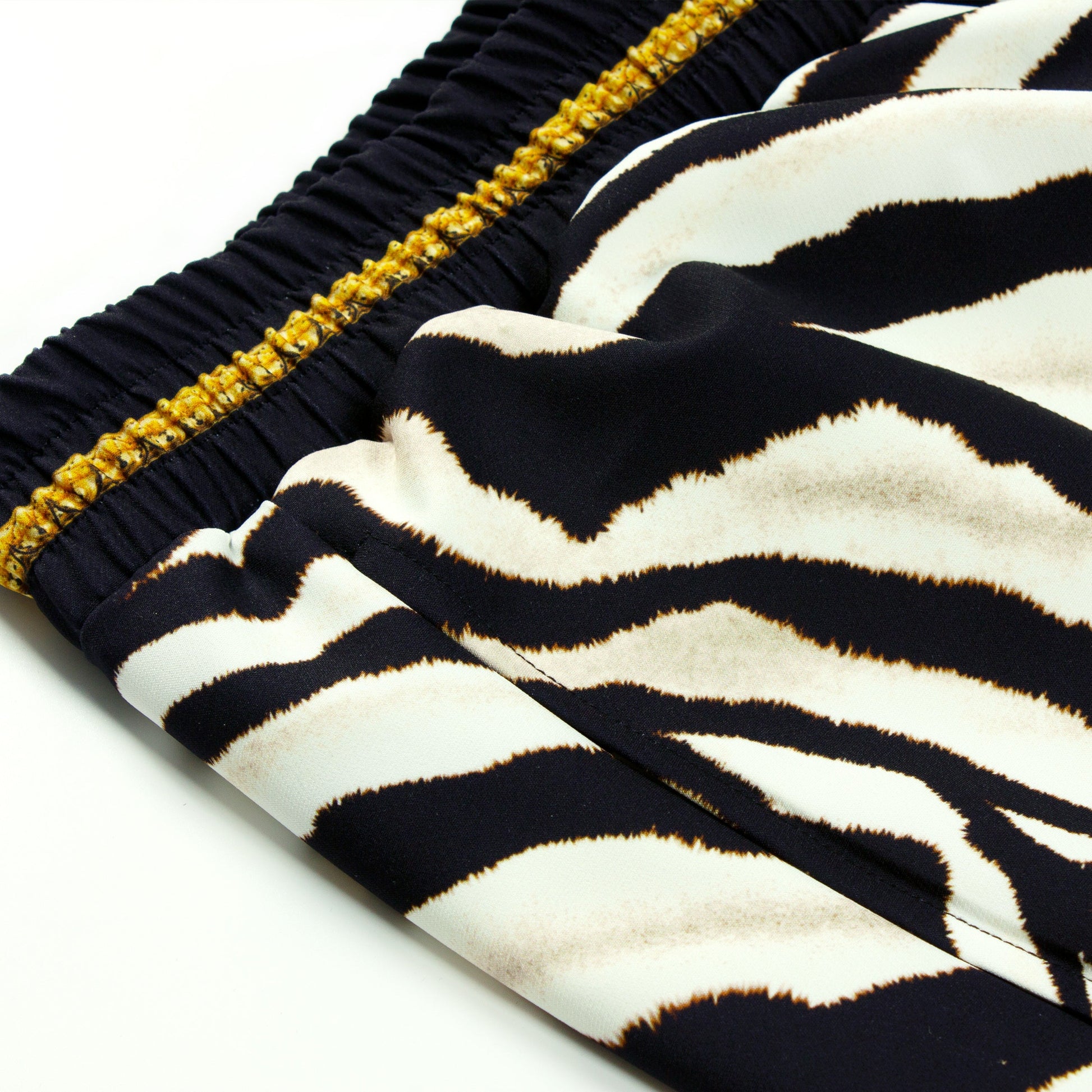 Wild Zebra Pattern Elastic Waistband Casual Shorts Jonvidesign